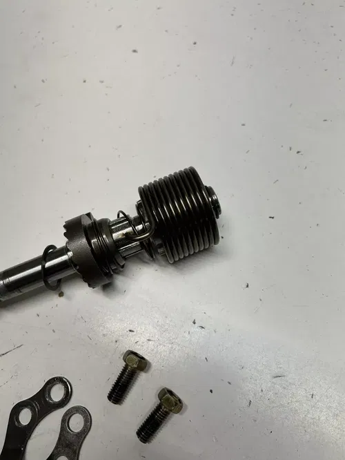 2005 05 SUZUKI DRZ125L Drz 125 L OEM LOT Kickstart Shaft Gear Assembly Idler