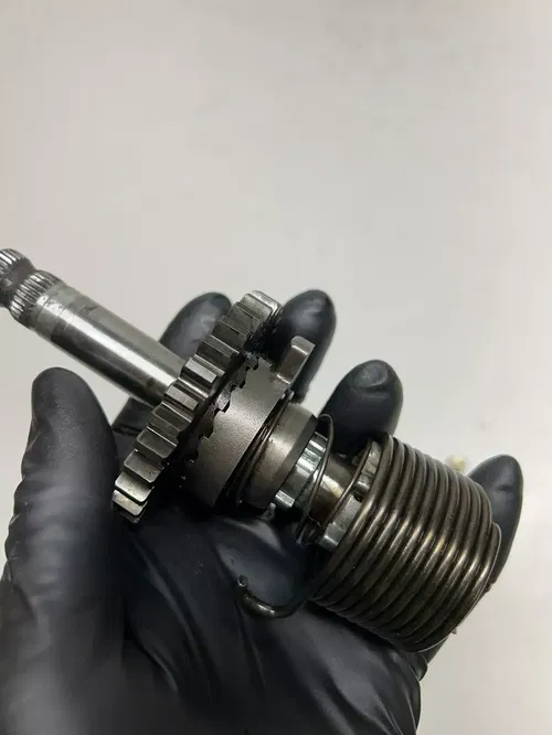 2005 05 SUZUKI DRZ125L Drz 125 L OEM LOT Kickstart Shaft Gear Assembly Idler