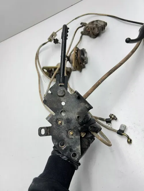 2006 06 Polaris Trail Boss 330 2x4 OEM Front Rear Brake Master Cyl Mount Caliper