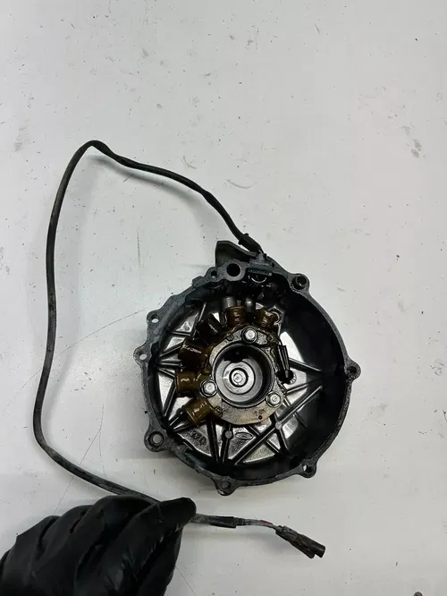 84 1984 HONDA XR350R xr 350 r OEM GOOD! Stator Ignition Wire Cover Case WORKING