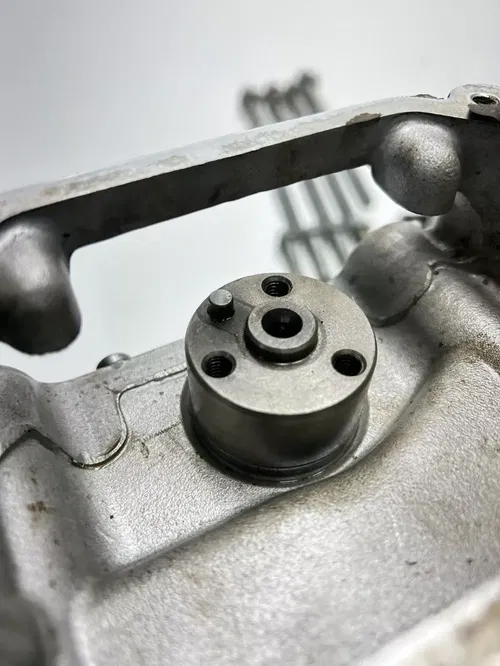 1995 95 Polaris Magnum 425 4x4 OEM Cylinder Head Cap Cam Rocker Valve GOOD!