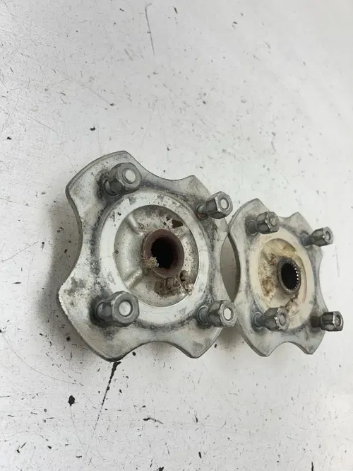 86 1986 Honda Fourtrax TRX200SX Trx 200 Sx OEM GOOD Rear Wheel Hub Lugs Hub Lug