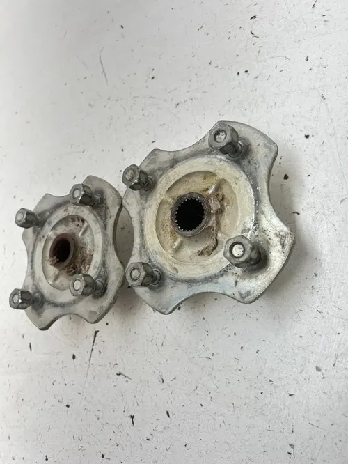 86 1986 Honda Fourtrax TRX200SX Trx 200 Sx OEM GOOD Rear Wheel Hub Lugs Hub Lug