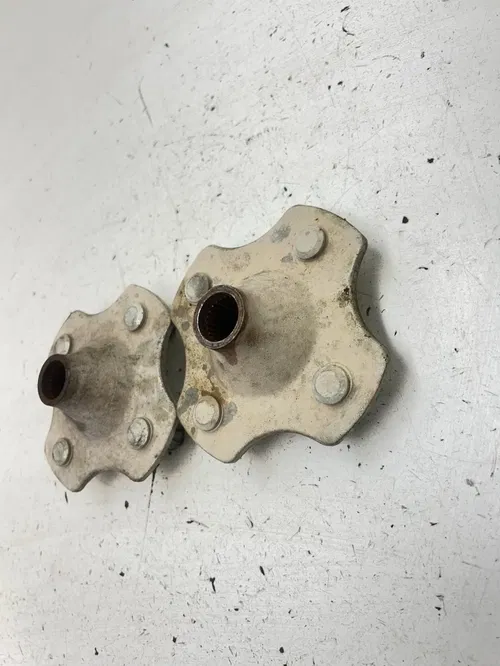 86 1986 Honda Fourtrax TRX200SX Trx 200 Sx OEM GOOD Rear Wheel Hub Lugs Hub Lug