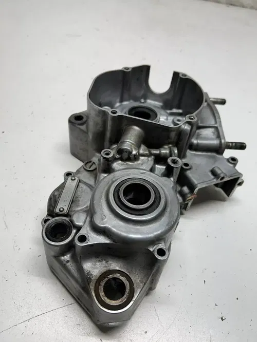 2002 02 Honda Cr250r CR 250 R OEM MINT! Left Crank Case Half Engine Motor NICE!