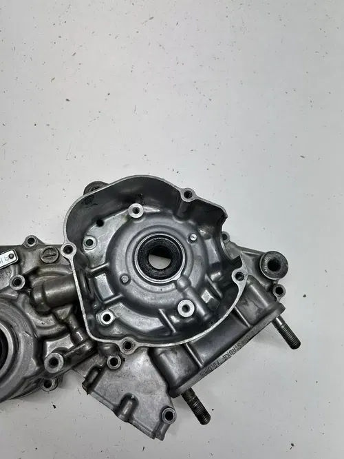 2002 02 Honda Cr250r CR 250 R OEM MINT! Left Crank Case Half Engine Motor NICE!