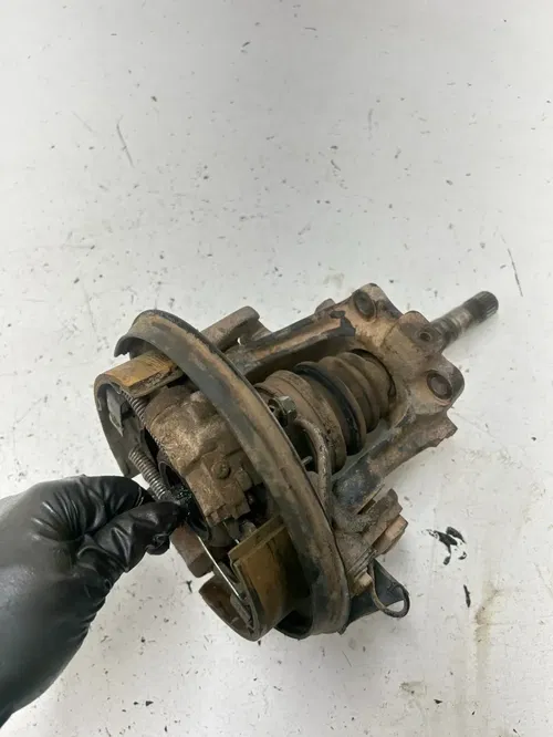 87 Honda Fourtrax Trx 350 TRX350 GOOD! Front Left Hub Brake Shaft Drum Spindle