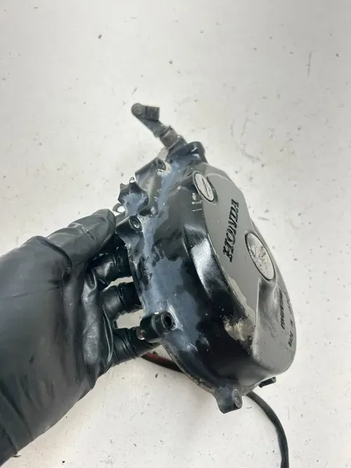 84 1984 Honda Xr 500 R Xr500r OEM Stator Ignition Cover Case UNTESTED