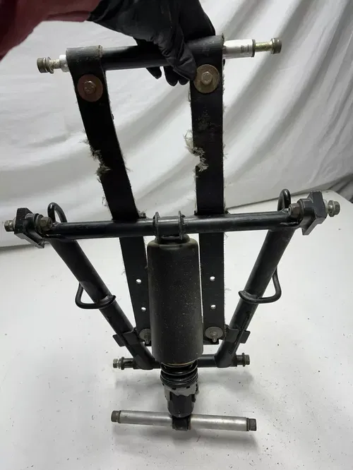 2004 04 Ski-doo Summit 800 Highmark 151" OEM Suspension Rail Shock Spring Mount
