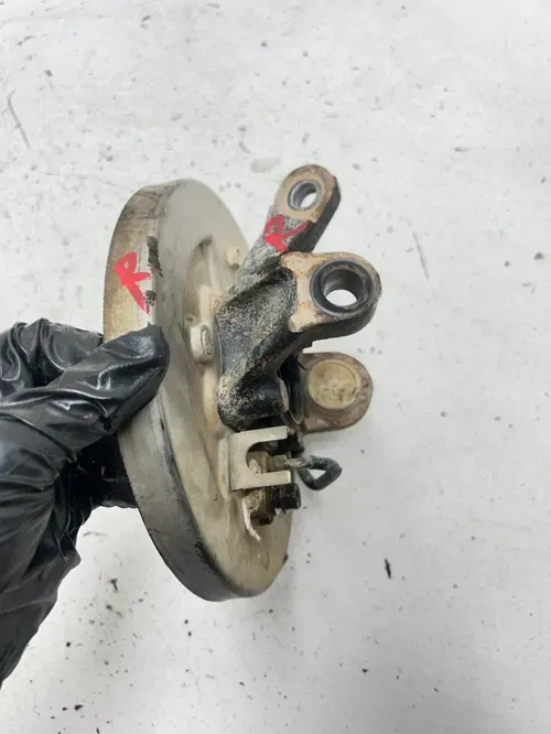 04 2004 Honda Foreman Rubicon 500 Trx500fa3 OEM GOOD Front Right Hub Spindle Bra