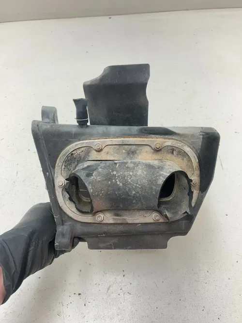 84 1984 Honda Xr 500 R Xr500r OEM Airbox Air Box Intake Mount Boot READ DESCRI