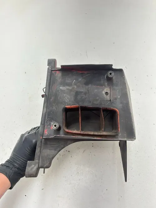 84 1984 Honda Xr 500 R Xr500r OEM Airbox Air Box Intake Mount Boot READ DESCRI