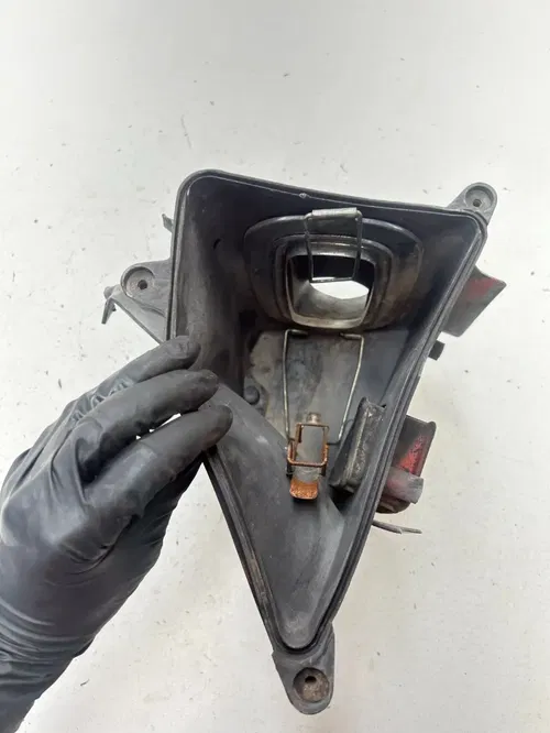 84 1984 Honda Xr 500 R Xr500r OEM Airbox Air Box Intake Mount Boot READ DESCRI