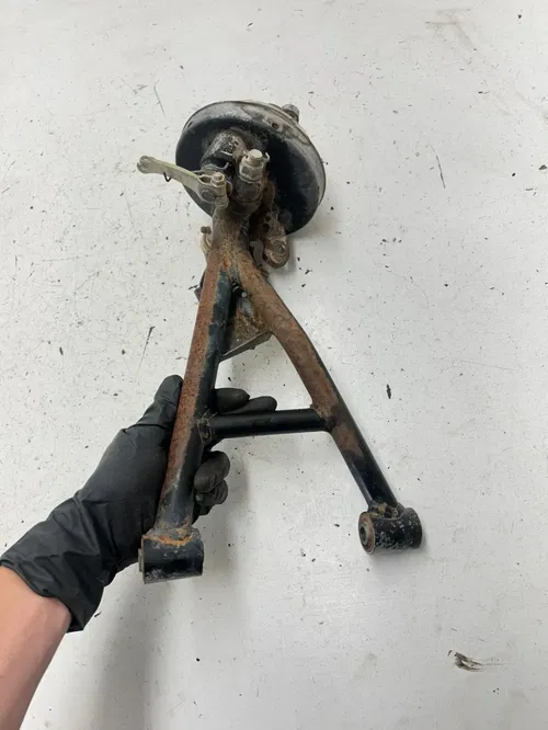 2001 Honda Fourtrax TRX90 Trx 90 OEM Left Control A Arm Spindle Hub GOOD THREADS