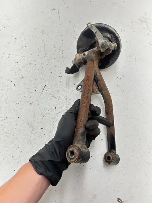 2001 Honda Fourtrax TRX90 Trx 90 OEM Left Control A Arm Spindle Hub GOOD THREADS