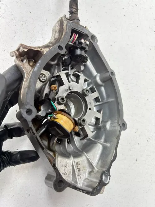 01 2001 Yamaha TTR125 Ttr 125 OEM NICE GOOD Stator Magneto Ignition Cover Case