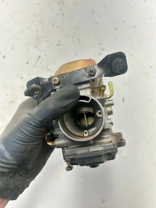 2000 Polaris Magnum 325 4x4 OEM Carb Carburetor Bowl Body Spring Fuel READ DESC