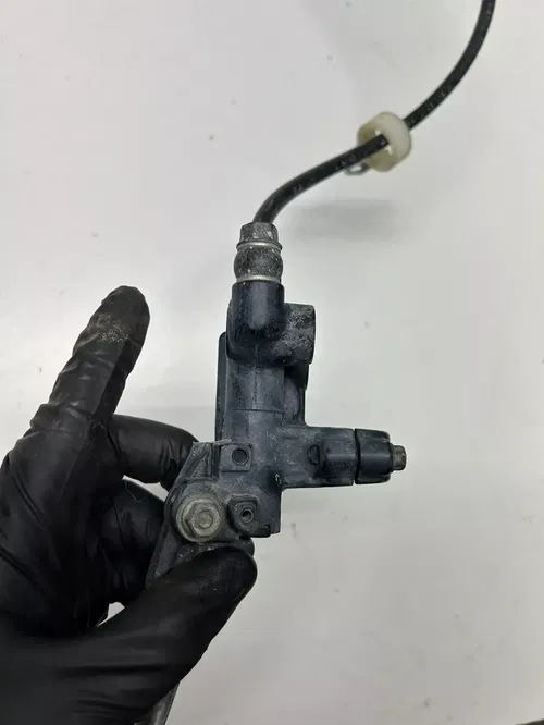 1994 94 Honda XR600R Xr 600 r OEM WORKING! Front Brake Caliper Master Cyl Line