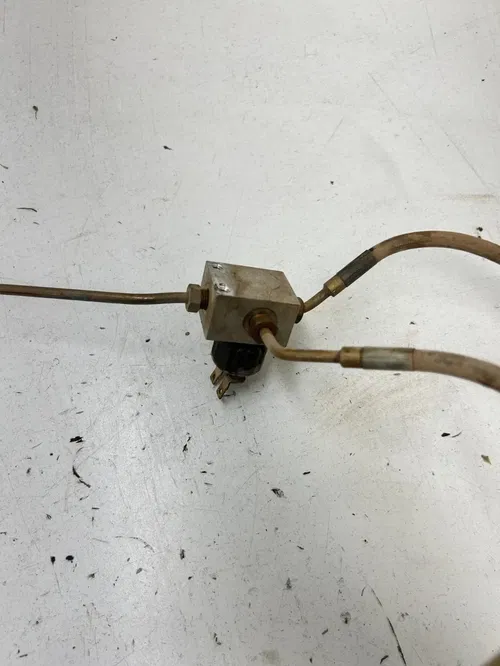 06 2006 Polaris Trail Boss 330 2x4 OEM GOOD! Front Brakes Caliper Line Master Cy