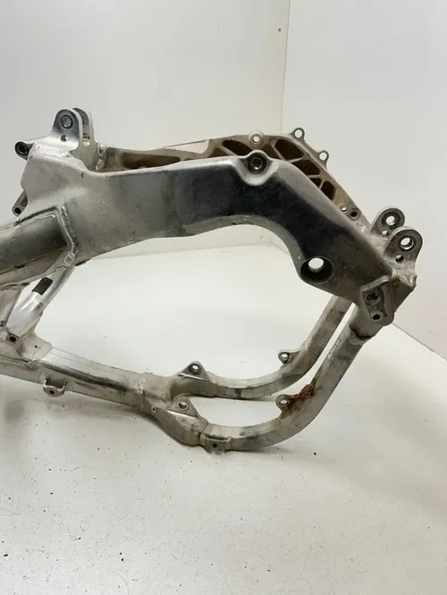 04 2004 Honda CRF 250 R L OEM Main Frame Body Assembly Chassis BOS! READ