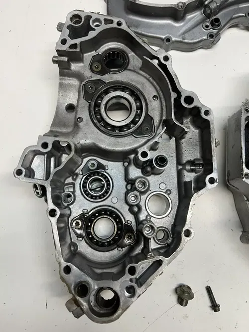 1999 99 YAMAHA WR400F wr 400 f GOOD! Crankcase Case Cases Cover Engine Motor Cap