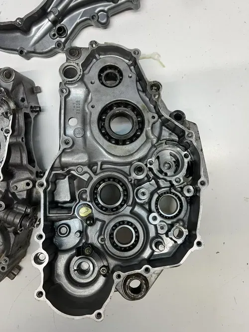 1999 99 YAMAHA WR400F wr 400 f GOOD! Crankcase Case Cases Cover Engine Motor Cap