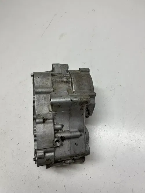2002 02 kx100 KX 100 D engine motor case cases crankcase DAMAGE READ DESCRIPTION