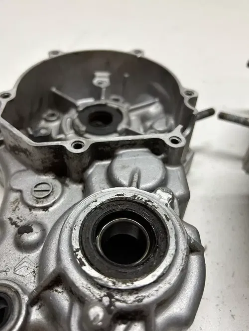 2002 02 kx100 KX 100 D engine motor case cases crankcase DAMAGE READ DESCRIPTION