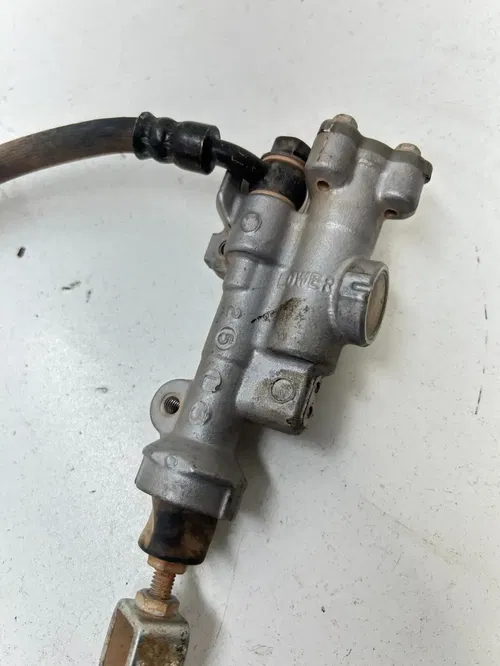 06 2006 Honda Crf 250 r CRF250R OEM GOOD! Rear Back Brake Caliper Master Mount