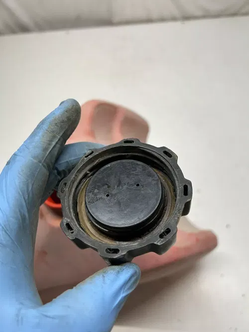 1983 83 Honda XR500R Xr 500 R xr OEM Gas Tank Fuel Cell Cap GOOD THREADS