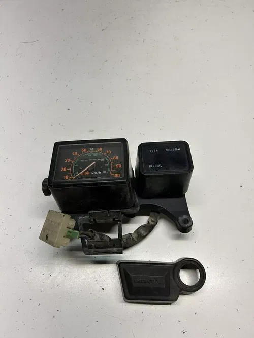 1984 84 Honda XL250R Xl 250 r OEM WORKING! Speedometer Speedo Tach Mount Key