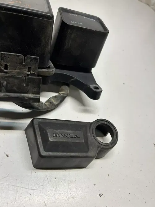 1984 84 Honda XL250R Xl 250 r OEM WORKING! Speedometer Speedo Tach Mount Key