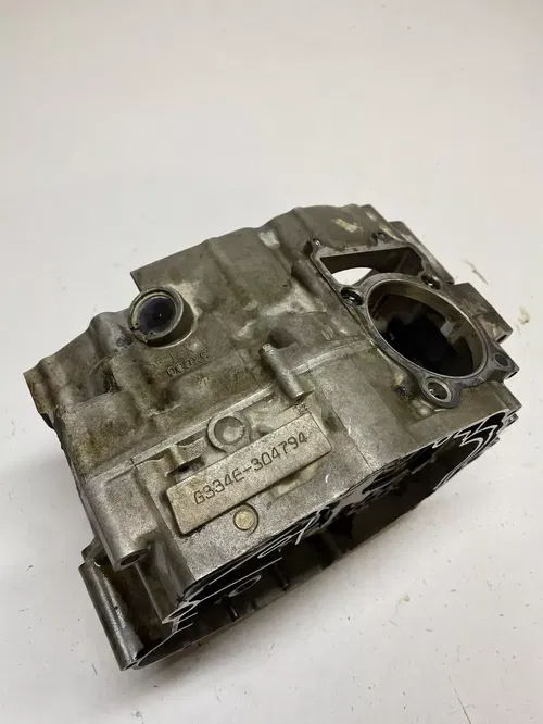 2005 05 Yamaha Bruin 250 YFM250 2x4 GOOD Crankcase Cases Case Engine Motor