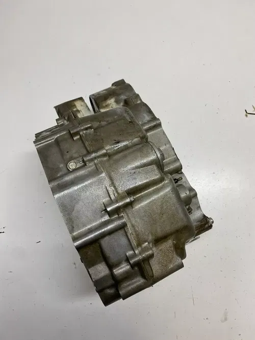 2005 05 Yamaha Bruin 250 YFM250 2x4 GOOD Crankcase Cases Case Engine Motor