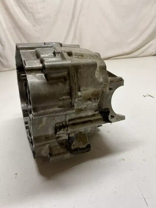 2005 05 Yamaha Bruin 250 YFM250 2x4 GOOD Crankcase Cases Case Engine Motor