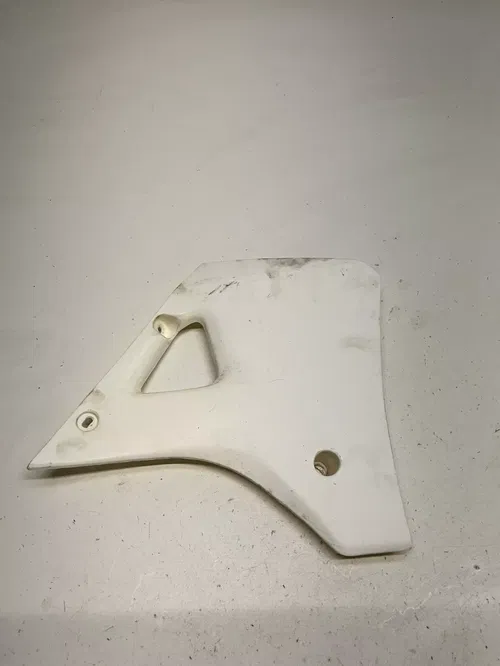 1988 88 Yamaha YZ250 yz 250 OEM Front Right Tank Shroud Plastic Fender SUN FADED