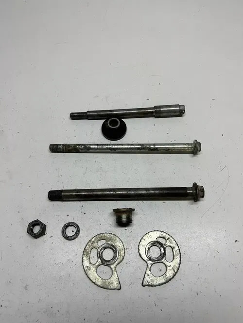 2002 02 Honda Xr200r xr 200 r Front Rear Back Axle Shaft Spacer Swingarm Bolt