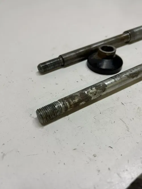 2002 02 Honda Xr200r xr 200 r Front Rear Back Axle Shaft Spacer Swingarm Bolt