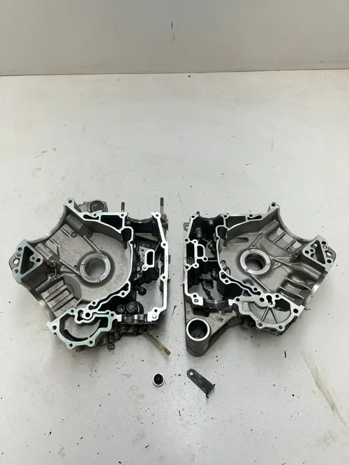 21 2021 Can-Am Maverick Sport 1000 Max Crankcase Case Cases Engine Motor READ