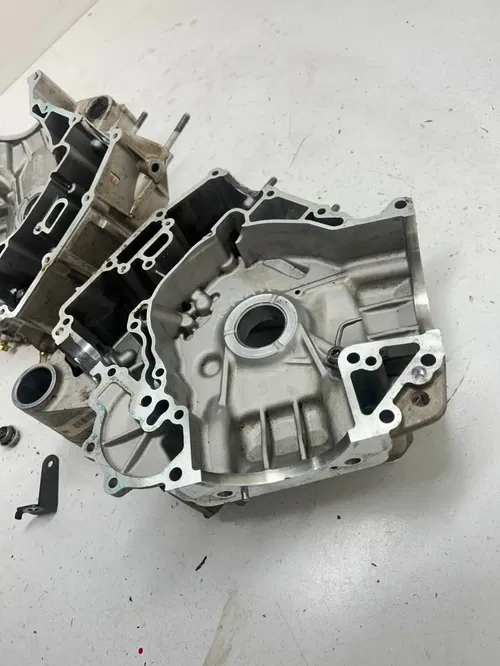 21 2021 Can-Am Maverick Sport 1000 Max Crankcase Case Cases Engine Motor READ