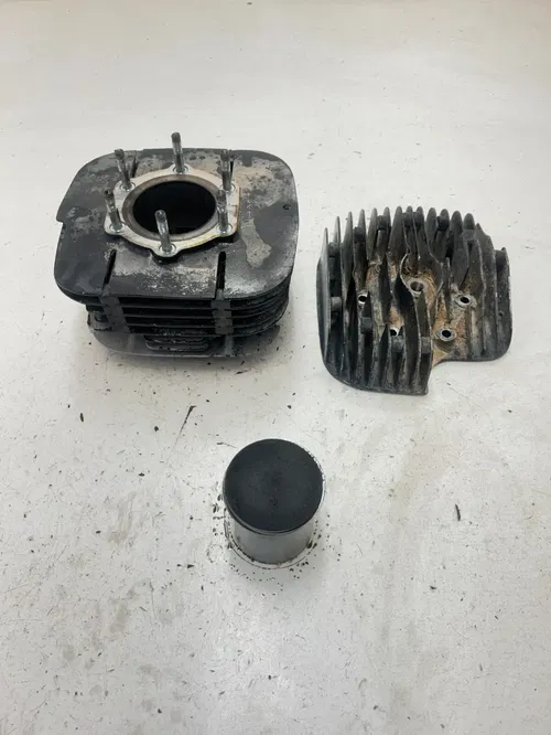 80 1980 Suzuki Ds 250 DS250 OEM LOT Cylinder Jug Piston Head Dome Top Read 70.1