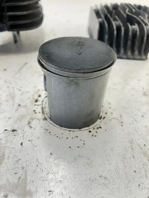 80 1980 Suzuki Ds 250 DS250 OEM LOT Cylinder Jug Piston Head Dome Top Read 70.1