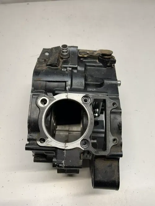 1987 87 YAMAHA TW 200 TW200 DAMAGE! Case Cases Crankcase Engine Motor READ DESCR
