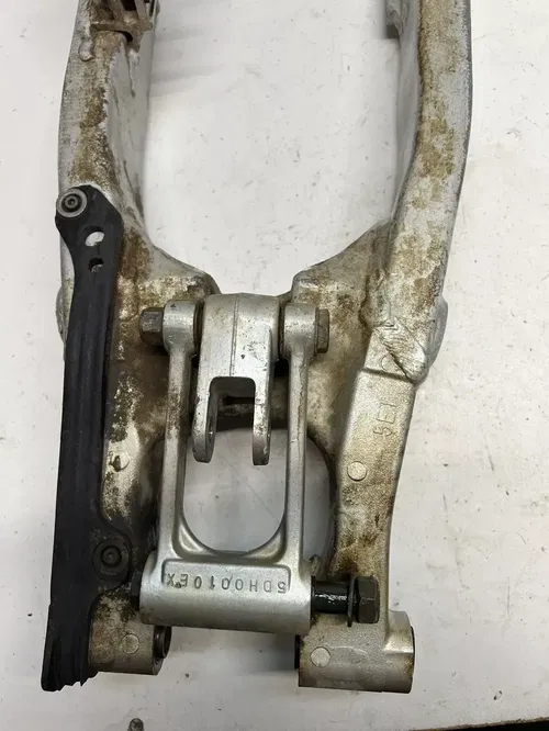 2001 01 YAMAHA YZ250F yz 250 f Swingarm Swing Arm Linkage Dog Bone READ DESCRIP