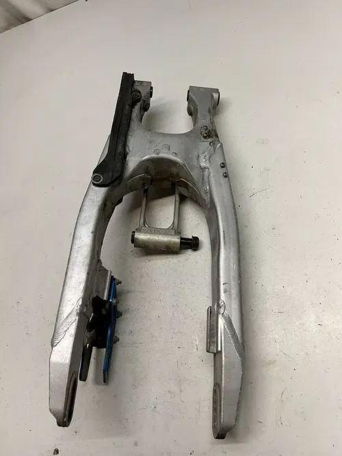 2001 01 YAMAHA YZ250F yz 250 f Swingarm Swing Arm Linkage Dog Bone READ DESCRIP