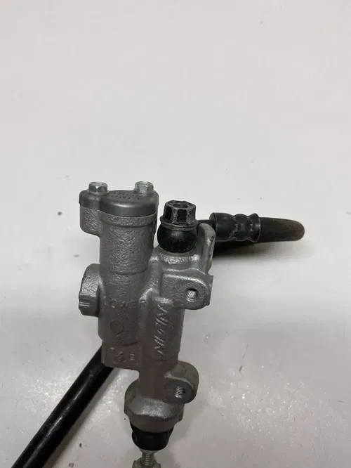 2005 05 Honda CRF250R crf250r GOOD Rear Back Brake Caliper Master Line Free Ship