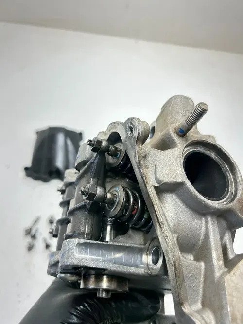 24 2024 Can-Am HD10 Defender Commander OEM Front Rear Cylinder Head Cam Rocker ￼