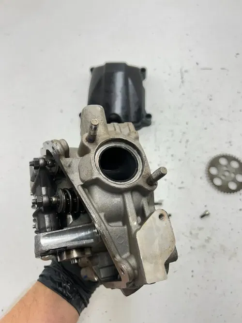 24 2024 Can-Am HD10 Defender Commander OEM Front Rear Cylinder Head Cam Rocker ￼