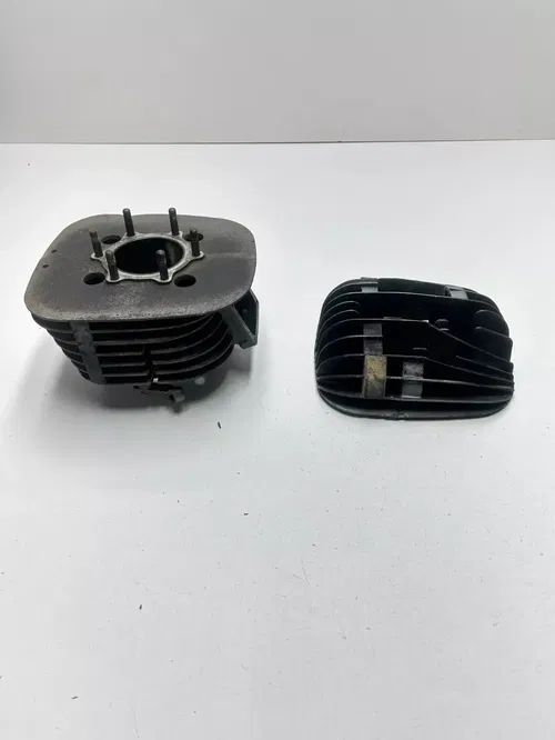 1977 77 Yamaha IT250 it 250 D OEM Cylinder Head Jug Sleeve Cap Dome READ DESC