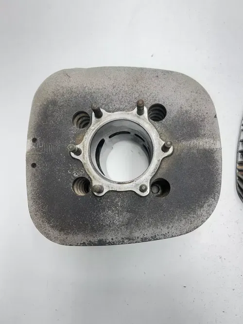 1977 77 Yamaha IT250 it 250 D OEM Cylinder Head Jug Sleeve Cap Dome READ DESC